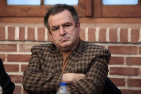 تفکر فرار به جلو به دنبال تخریب سینما و سینماگر است